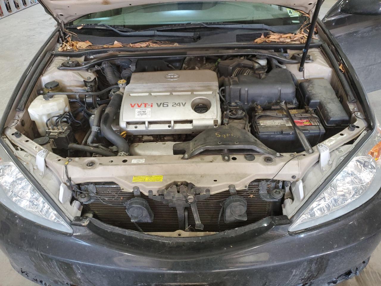 2004 Toyota Camry - Image 12