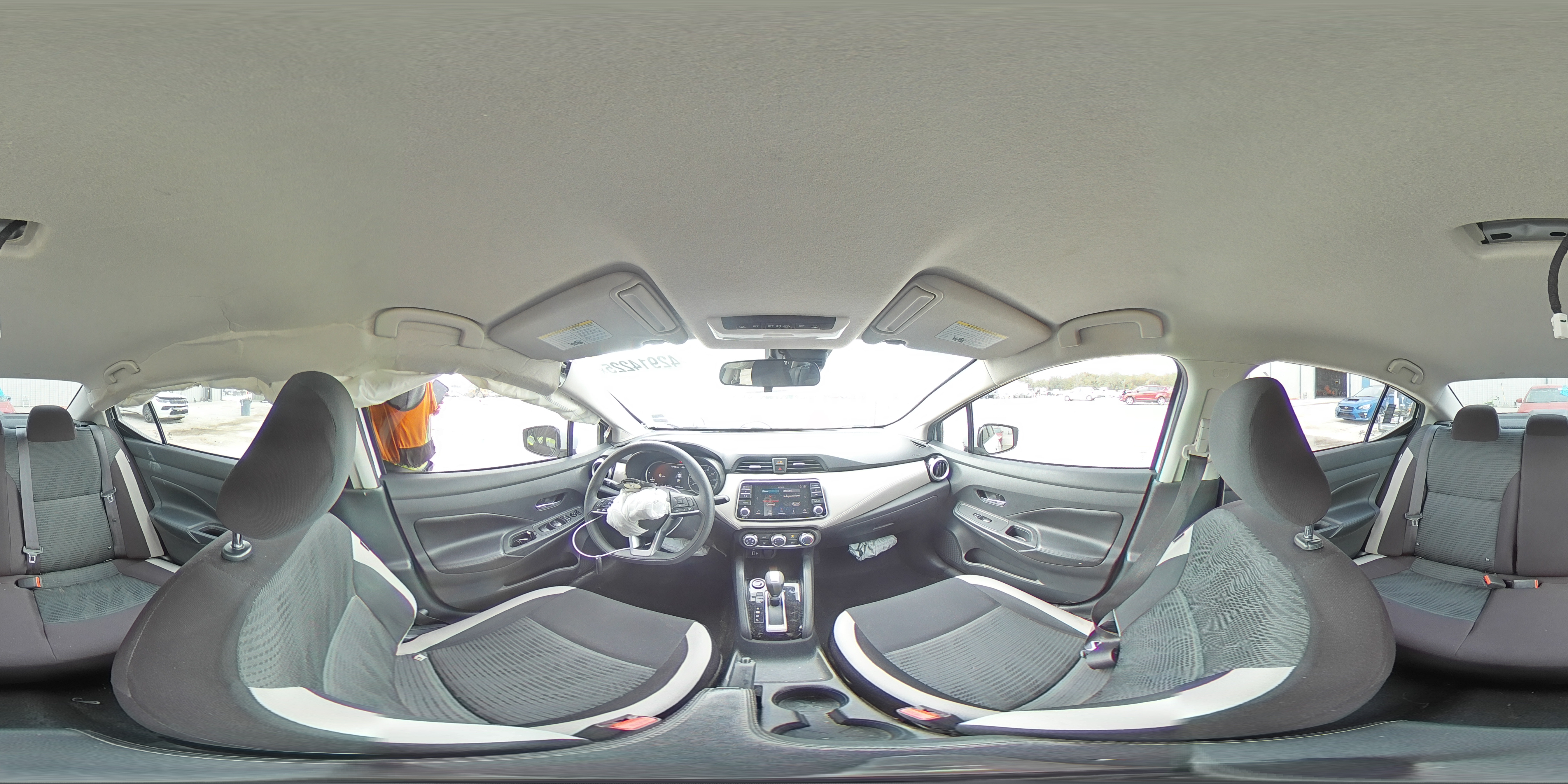 2020 Nissan Versa - Image 13