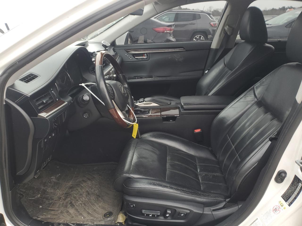 2016 Lexus ES - Image 7