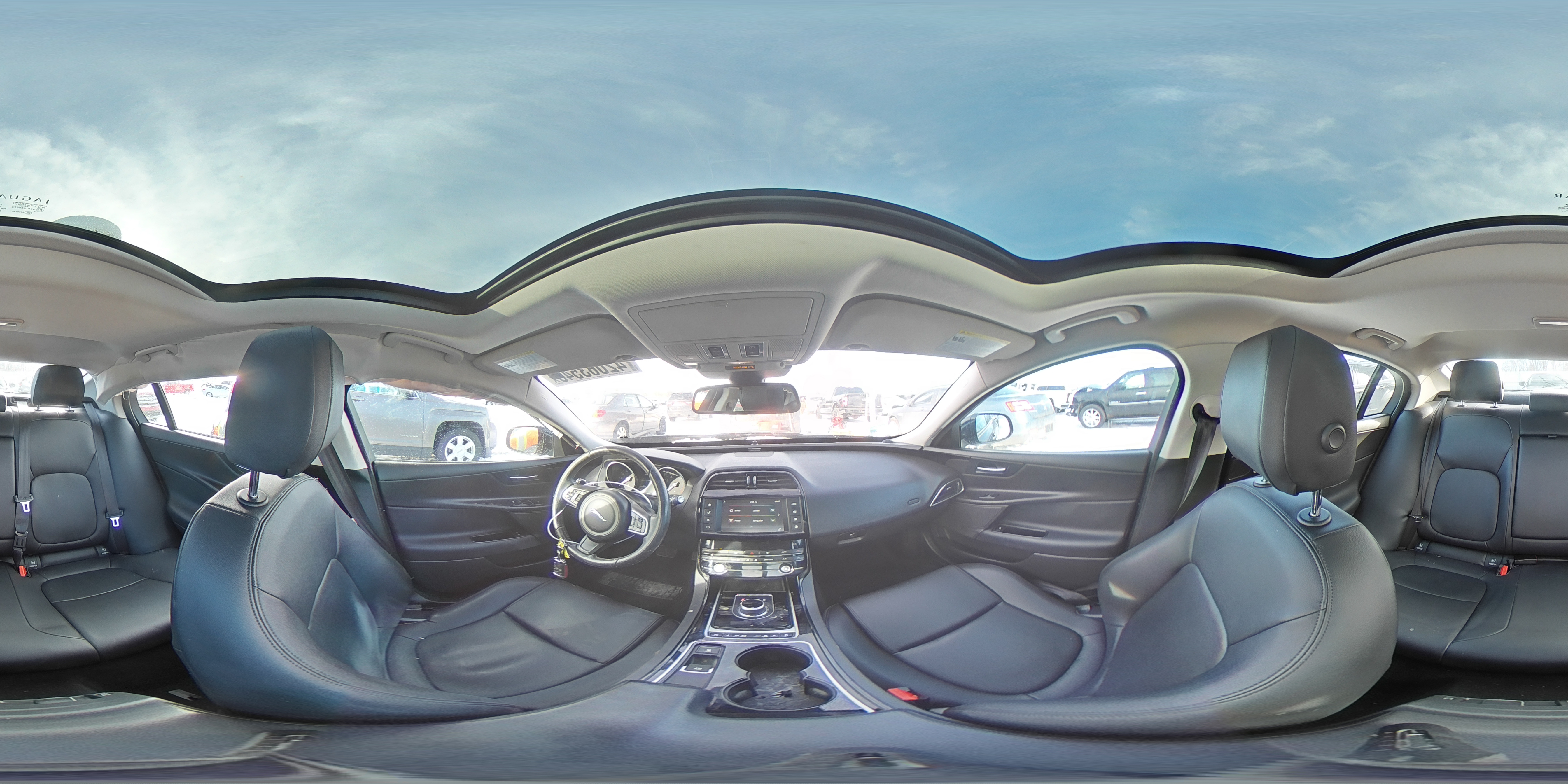 2017 Jaguar XE - Image 13