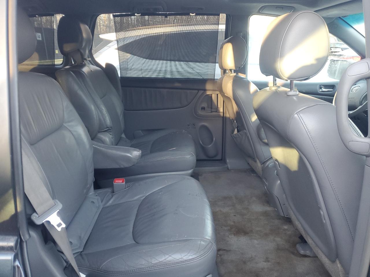2008 Toyota Sienna - Image 11