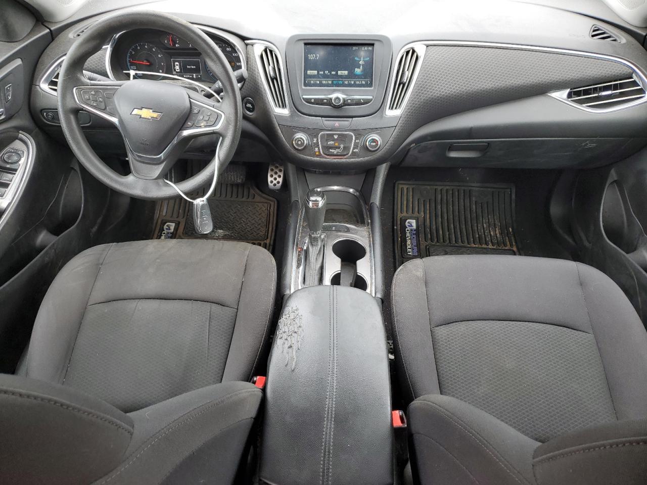 2017 Chevrolet Malibu - Image 8