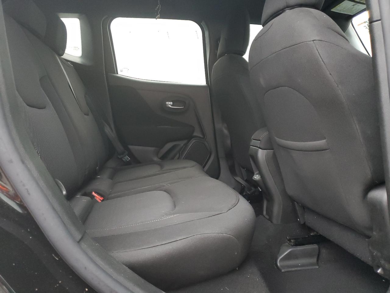 2021 Jeep Renegade - Image 11