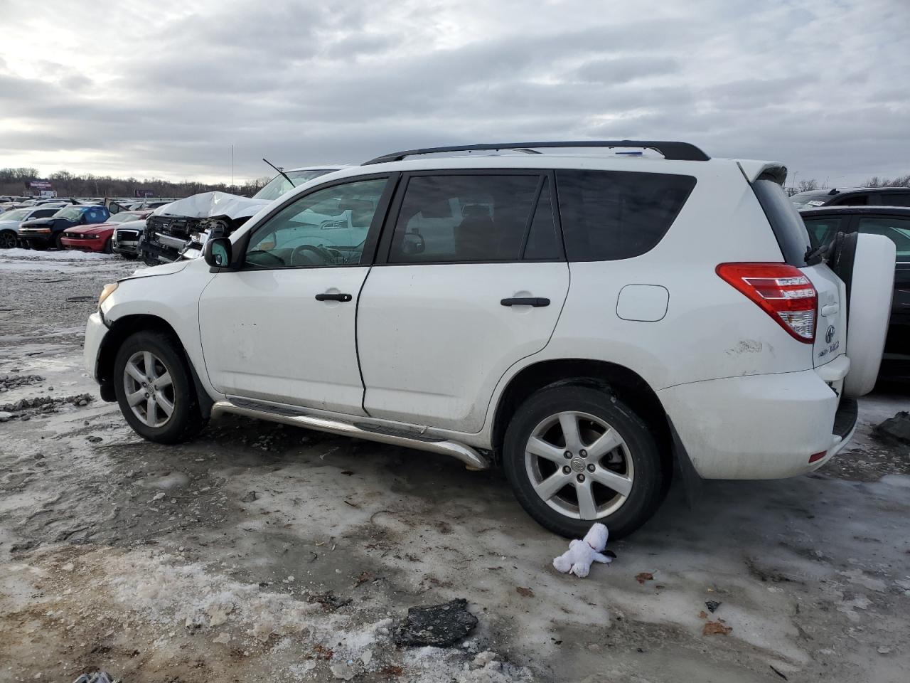 2011 Toyota RAV 4 - Image 2
