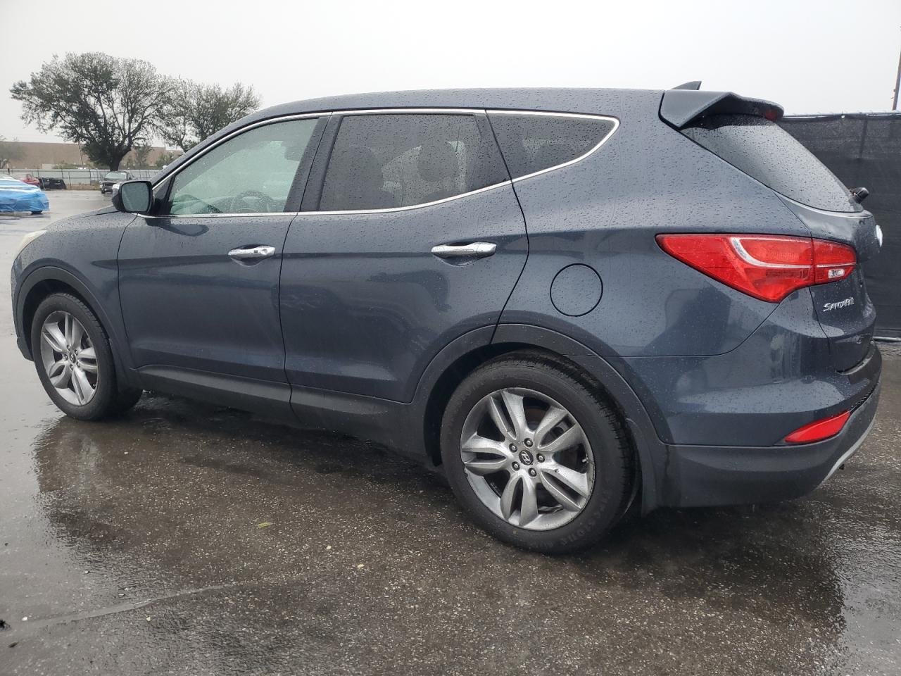 2013 Hyundai Santa Fe - Image 2