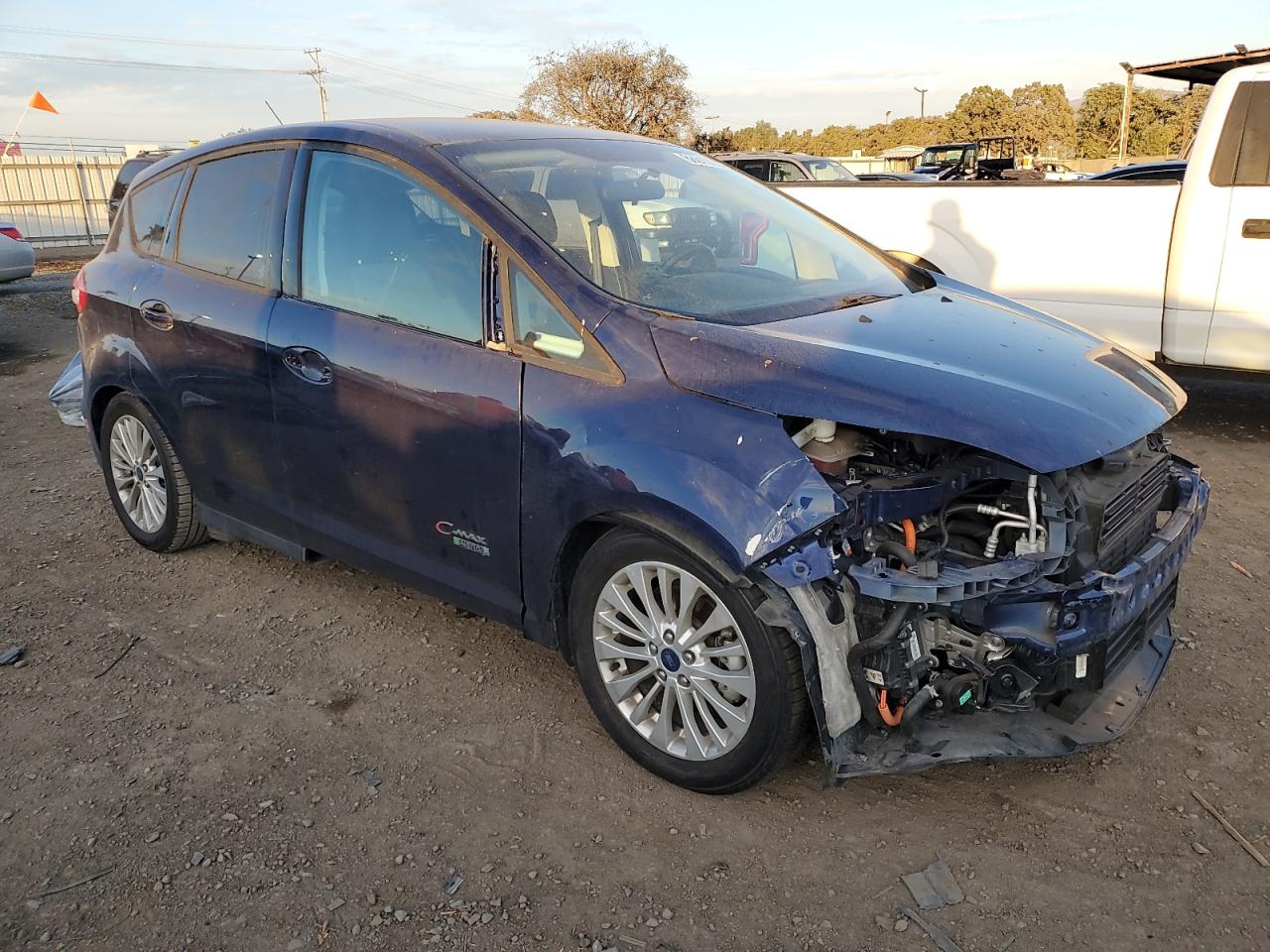 VIN 1FADP5EU9HL107067 2017 FORD CMAX no.4