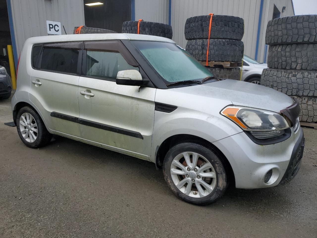 VIN KNDJT2A60D7503051 2013 KIA SOUL no.4