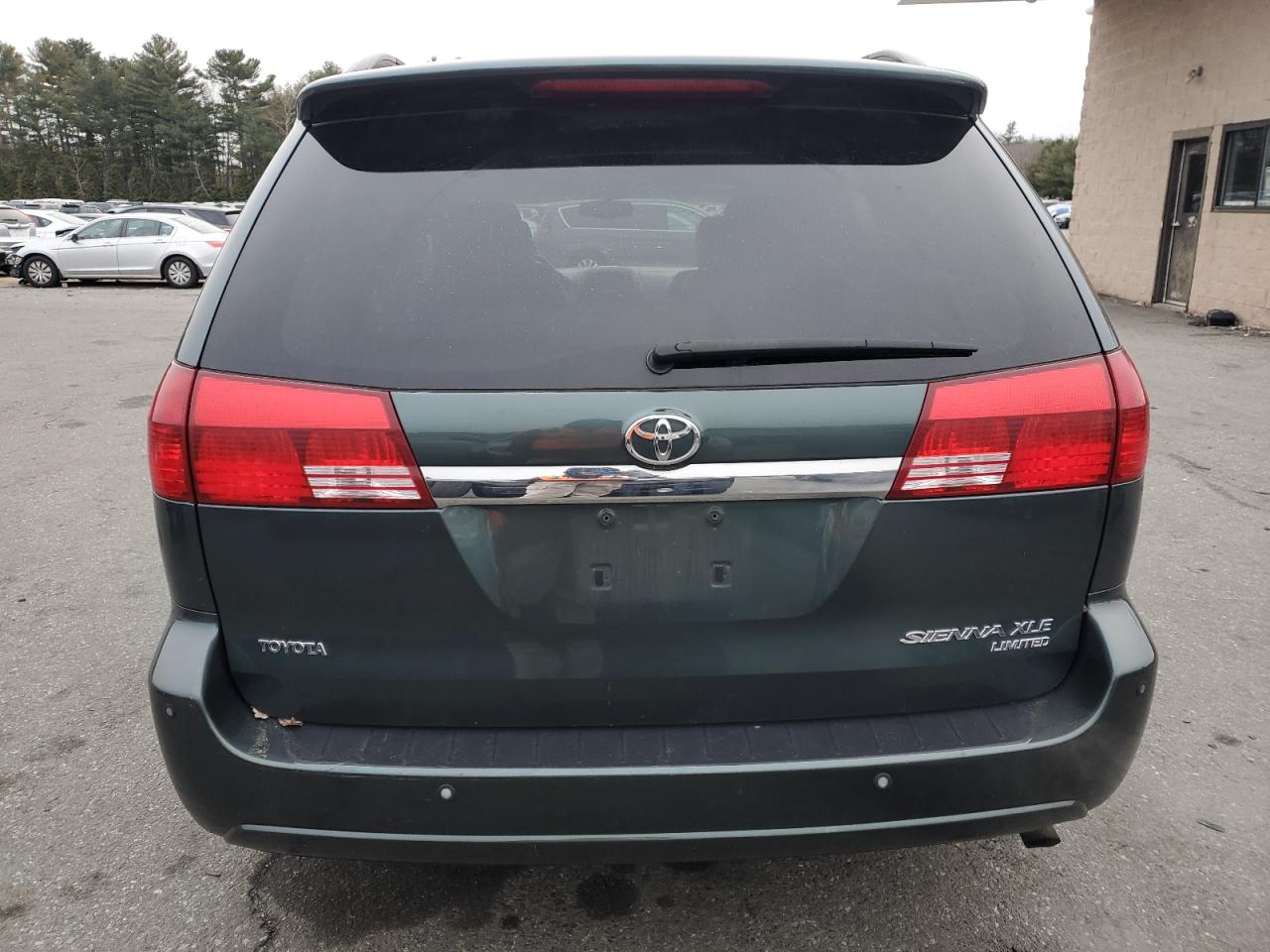 2005 Toyota Sienna - Image 6