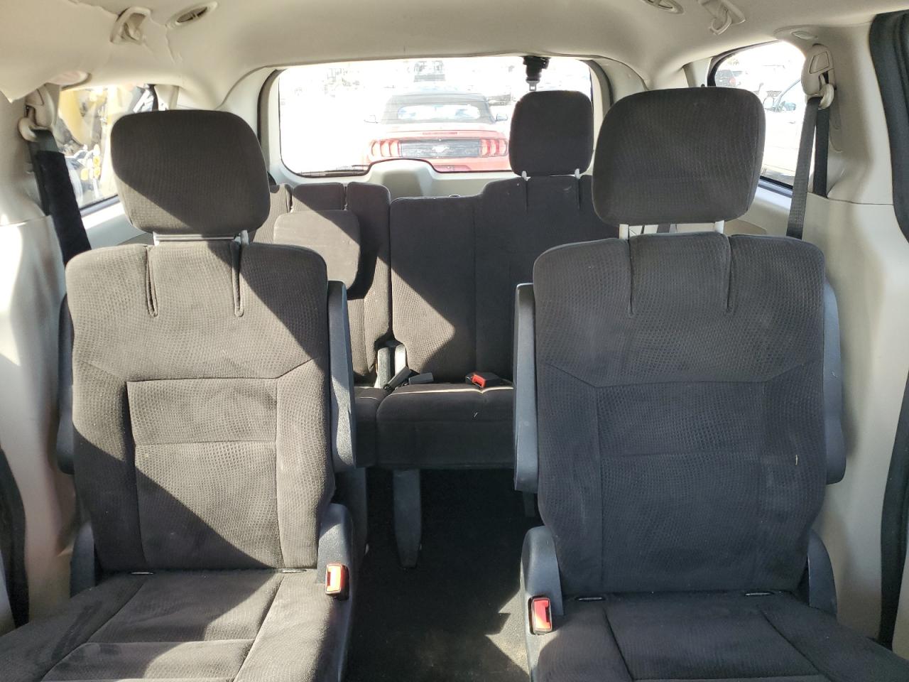 2014 Dodge Caravan - Image 10