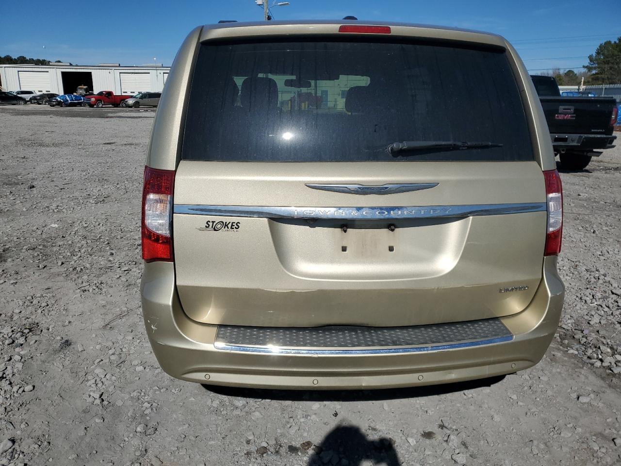 2011 Chrysler Town & Country - Image 6