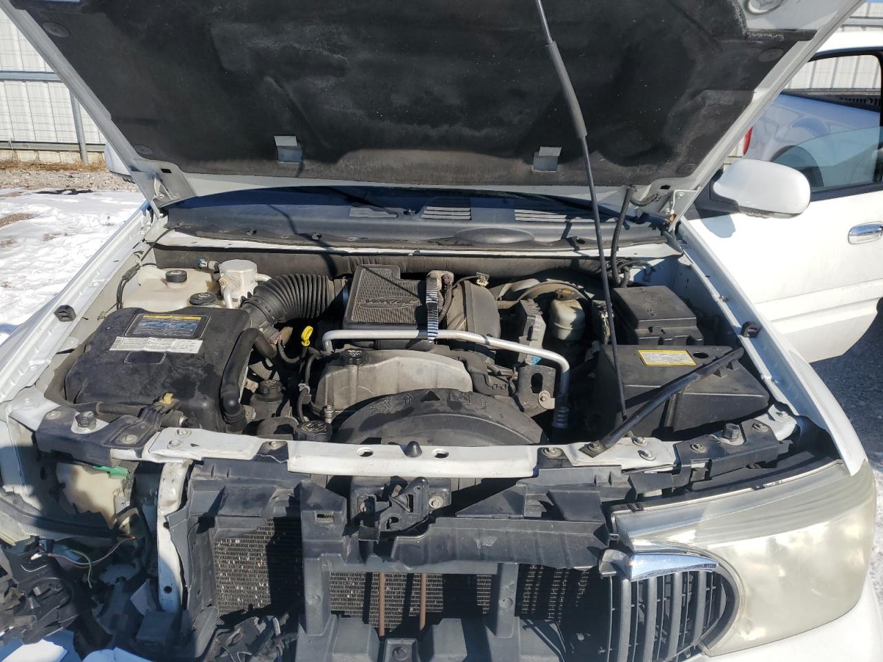 2006 Buick Rainer - Image 12