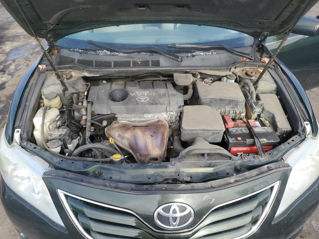 2010 Toyota Camry - Image 11