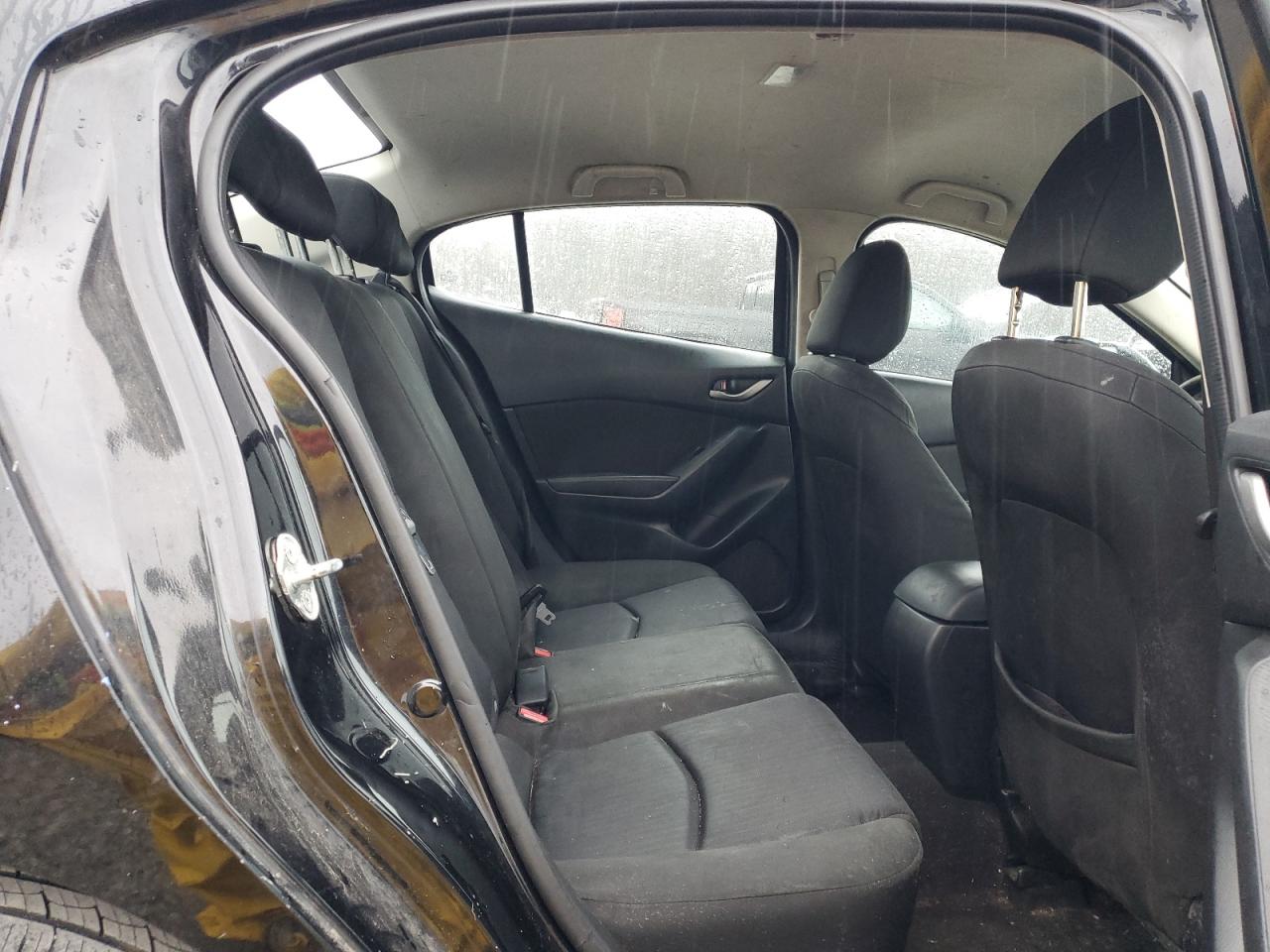 2014 Mazda 3 - Image 10