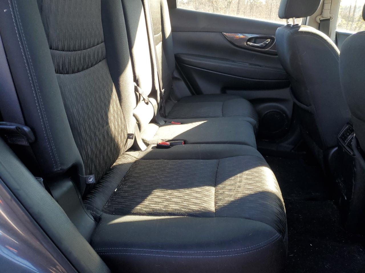2017 Nissan Rogue - Image 11