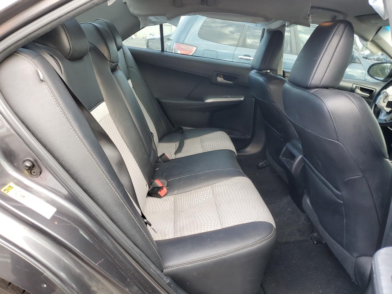 2014 Toyota Camry - Image 10