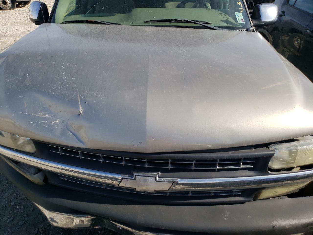 2002 Chevrolet Silverado - Image 11