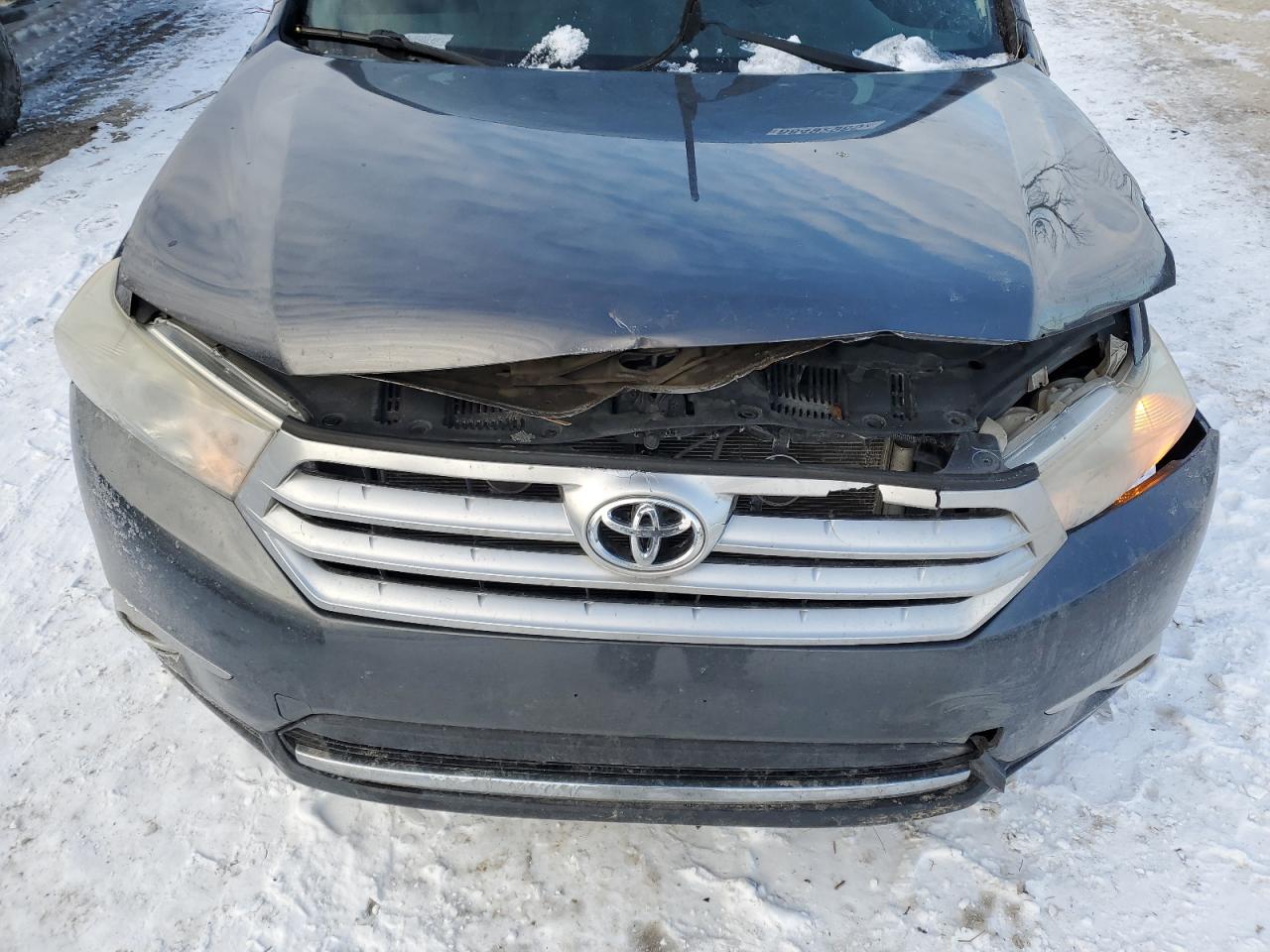 2011 Toyota Highlander - Image 13