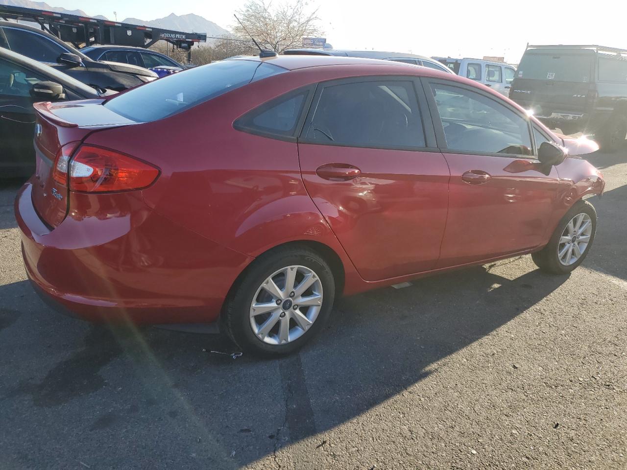 2011 Ford Fiesta - Image 3