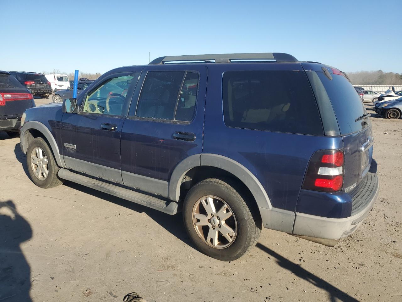 2006 Ford Explorer - Image 2