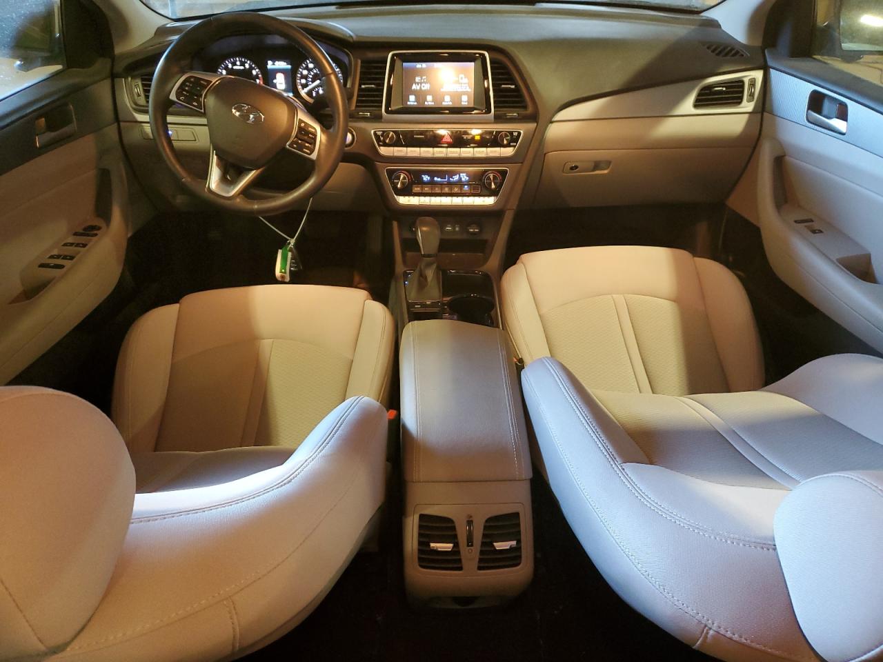 2018 Hyundai Sonata - Image 8