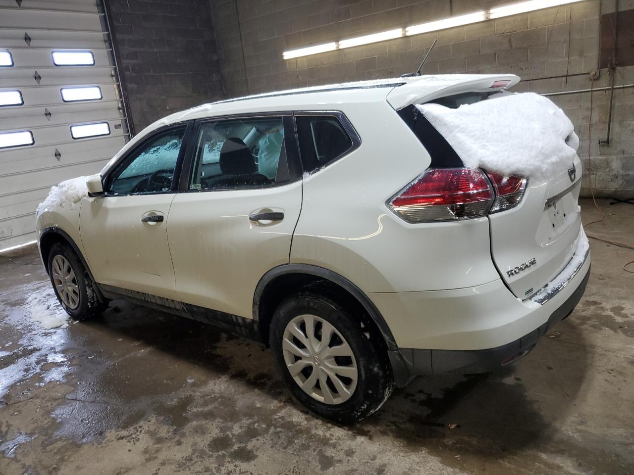 2016 Nissan Rogue - Image 2