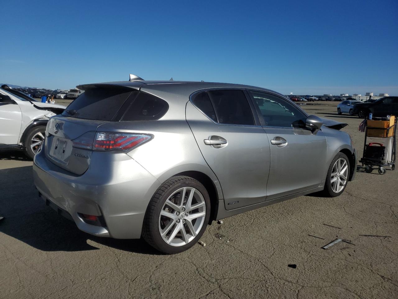 VIN JTHKD5BH1H2284802 2017 LEXUS CT 200 no.3