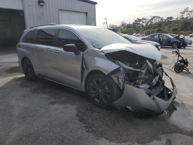  TOYOTA SIENNA 2022 Silver