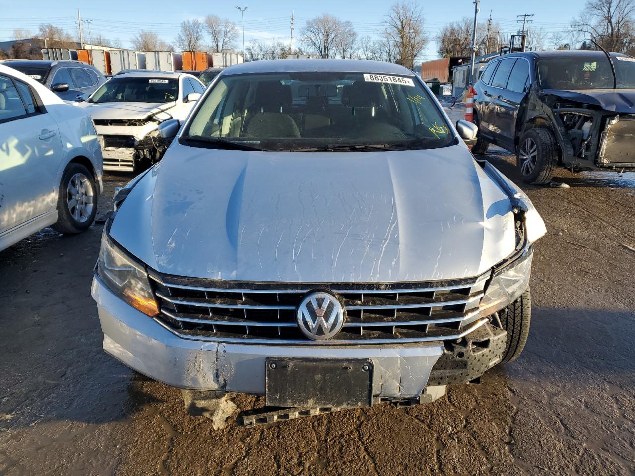 2017 Volkswagen Passat - Image 5