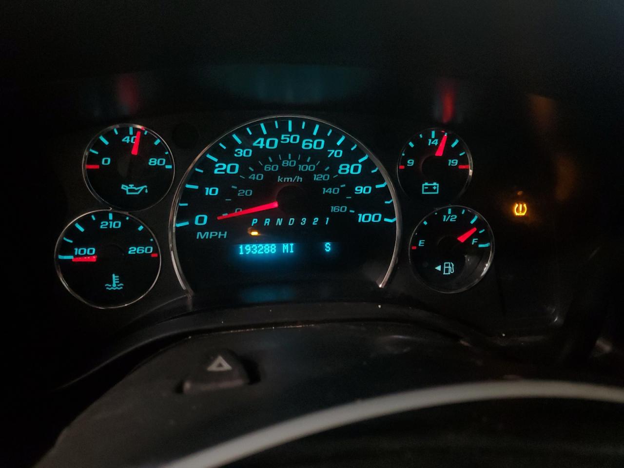 2012 Chevrolet Express - Image 9