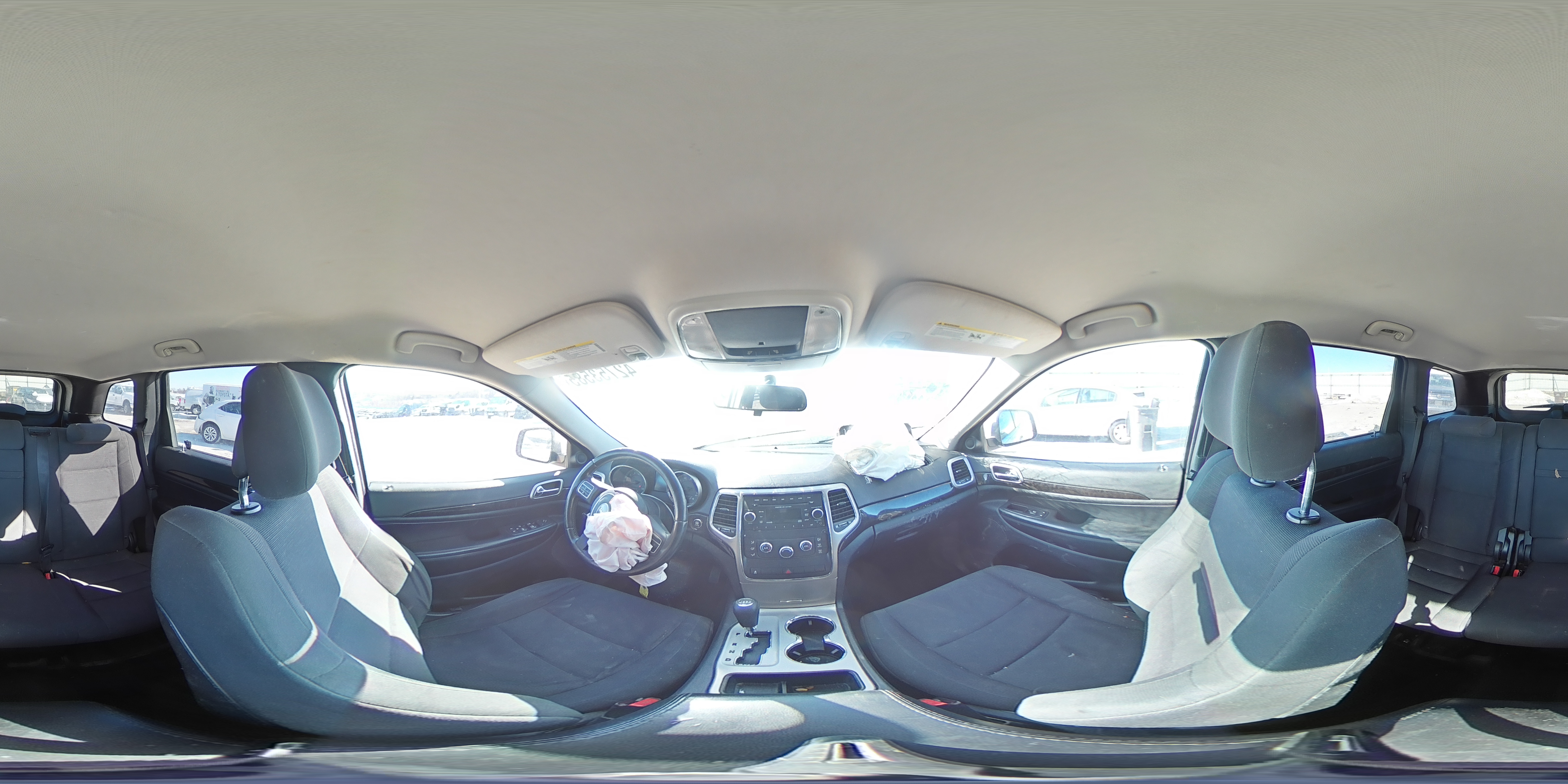 2012 Jeep Grand Cherokee - Image 14