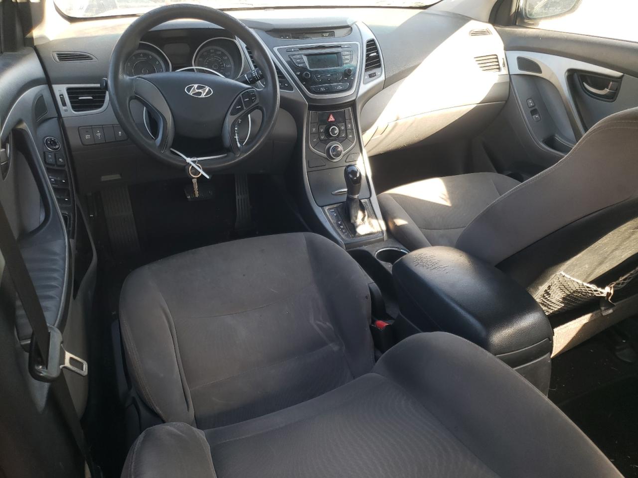 2014 Hyundai Elantra - Image 8