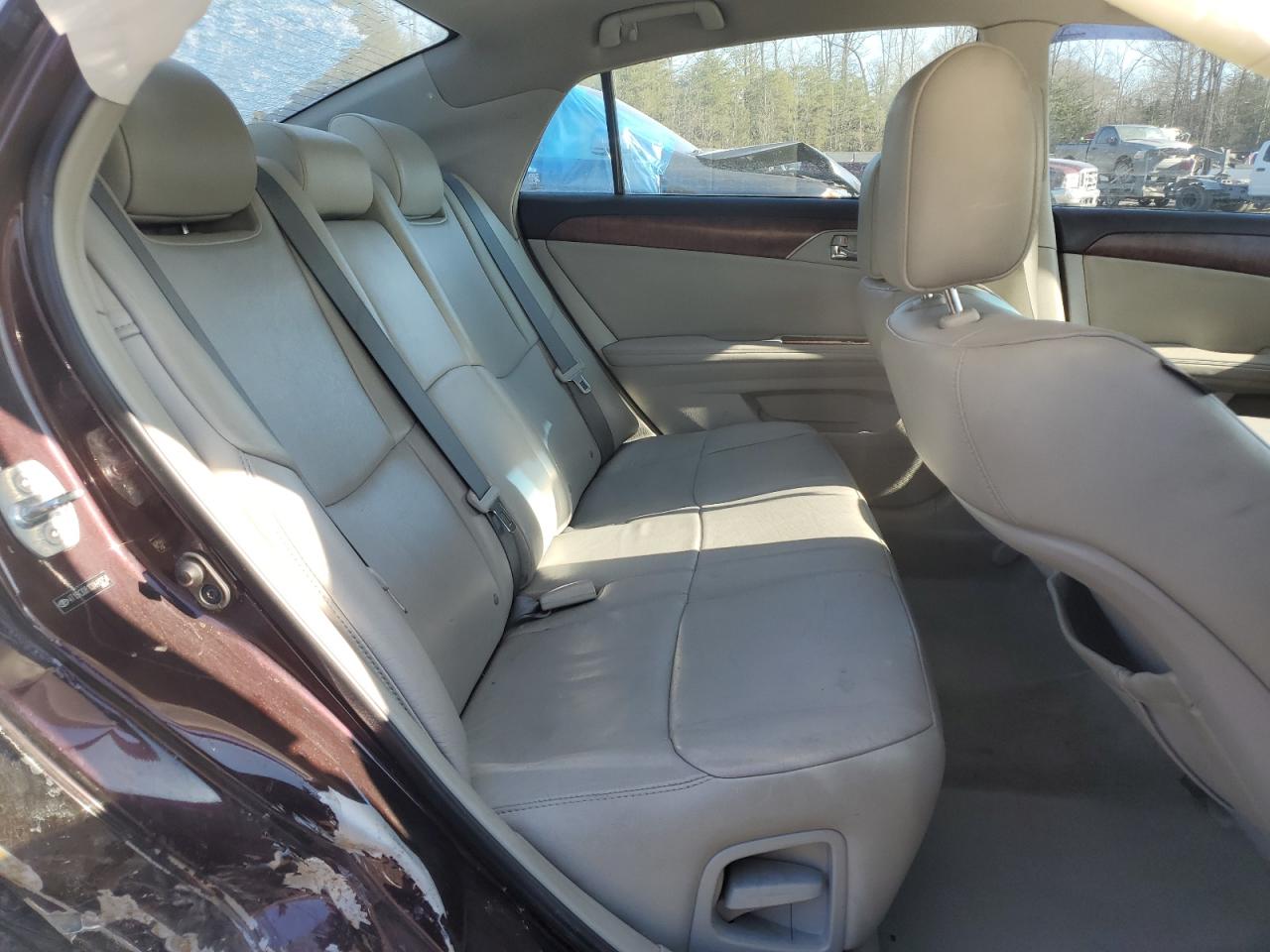 2012 Toyota Avalon - Image 10
