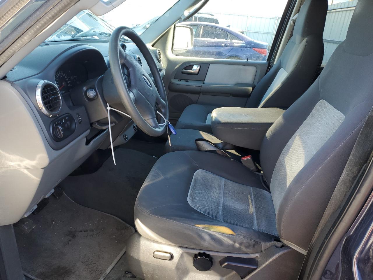 2004 Ford Expedition - Image 7