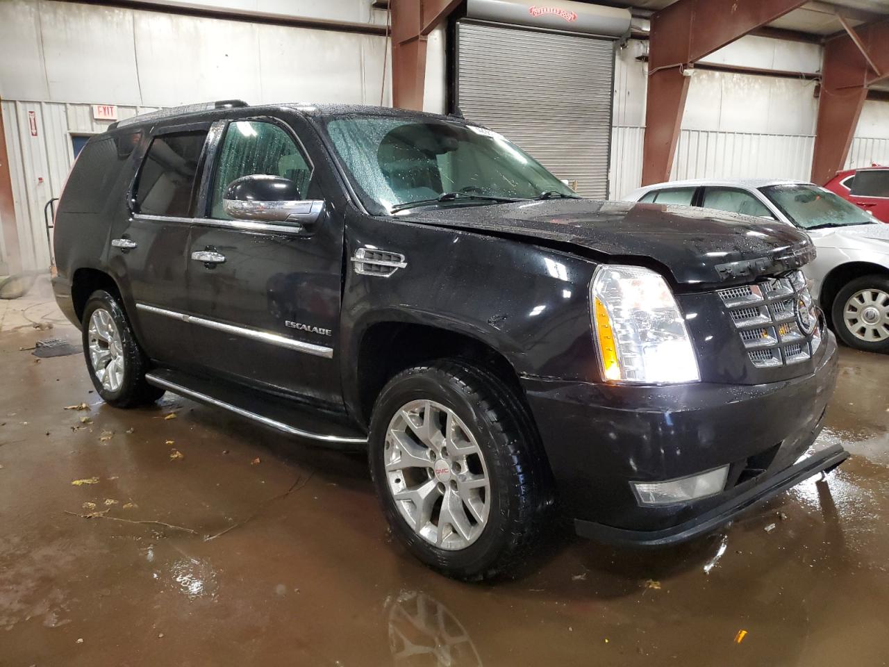 2010 Cadillac Escalade - Image 4