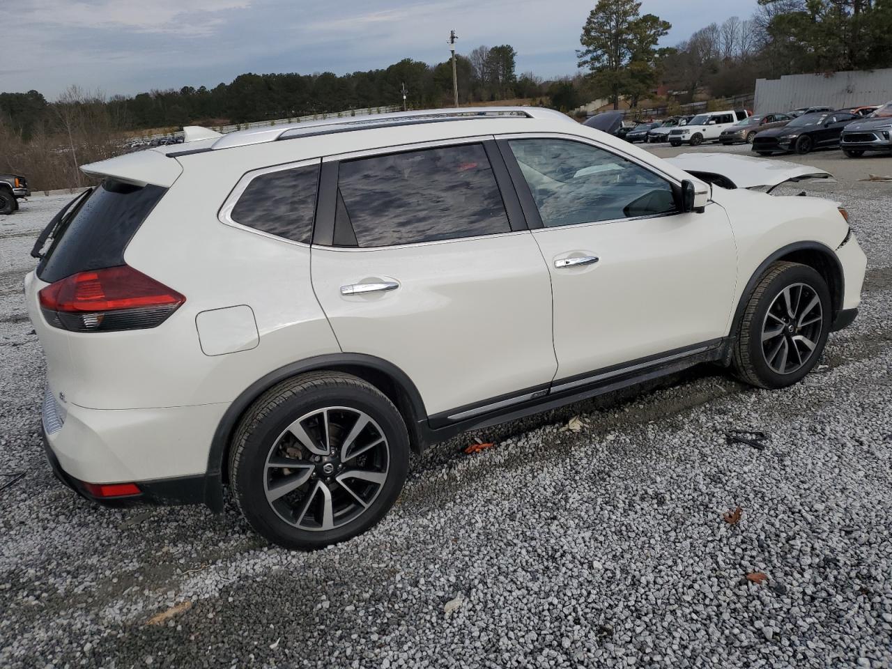 2018 Nissan Rogue - Image 3