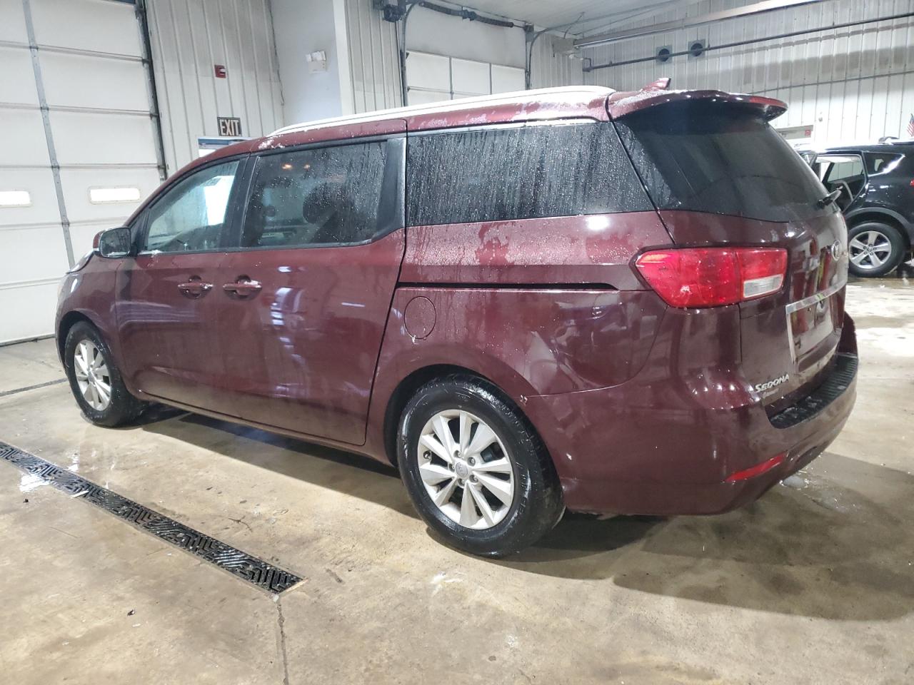 2016 Kia Sedona - Image 2