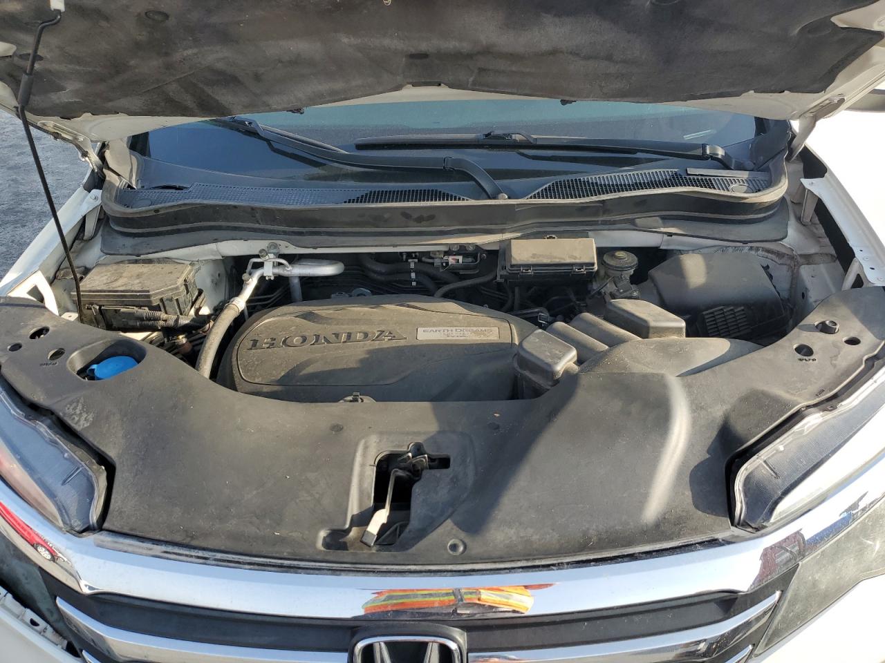 2017 Honda Pilot - Image 12