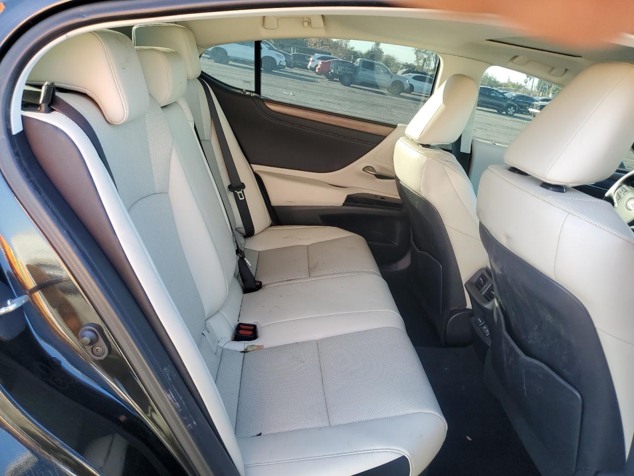 2024 Lexus ES - Image 10