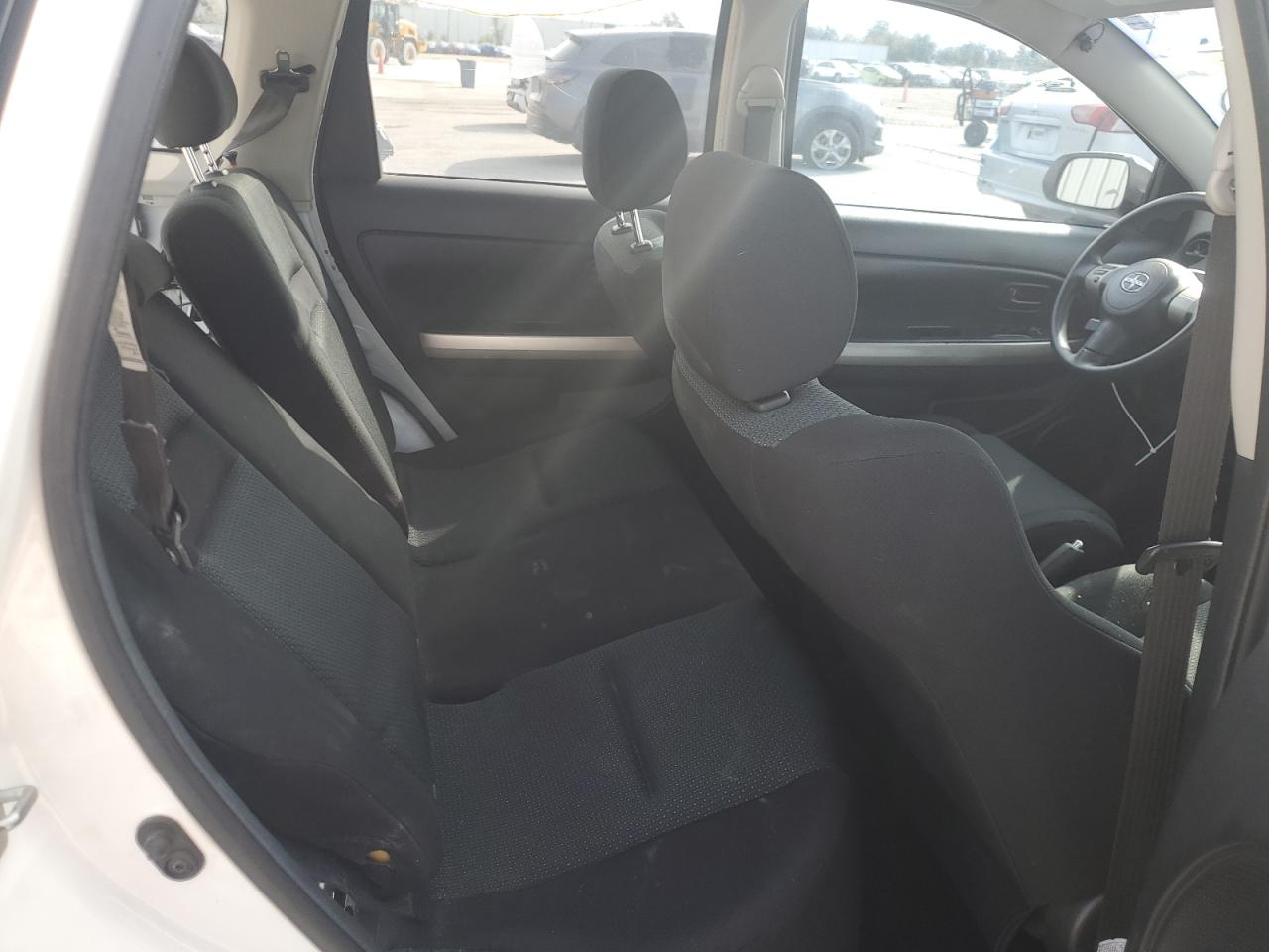 2006 Scion xA - Image 10