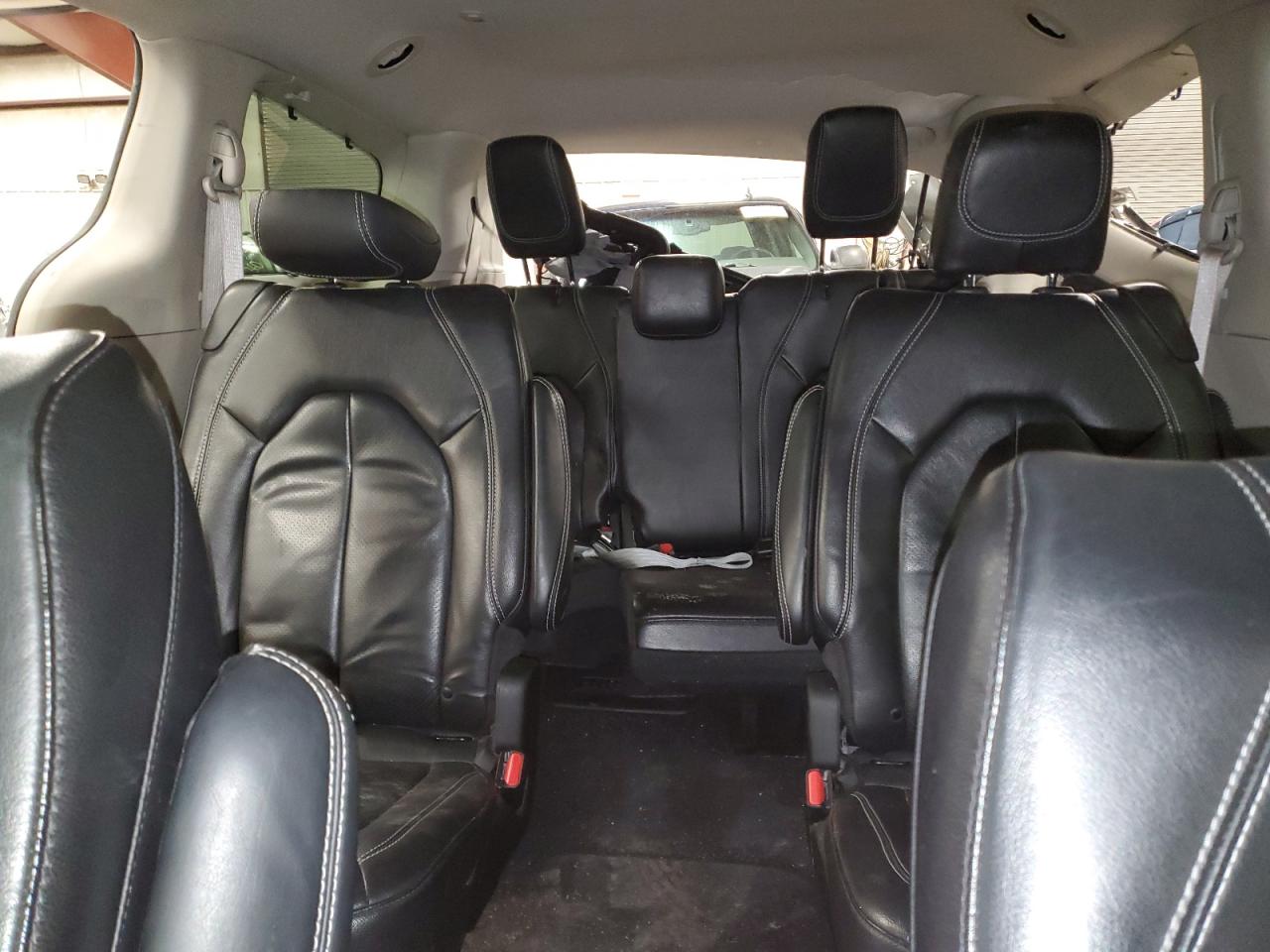 2022 Chrysler Pacifica - Image 10