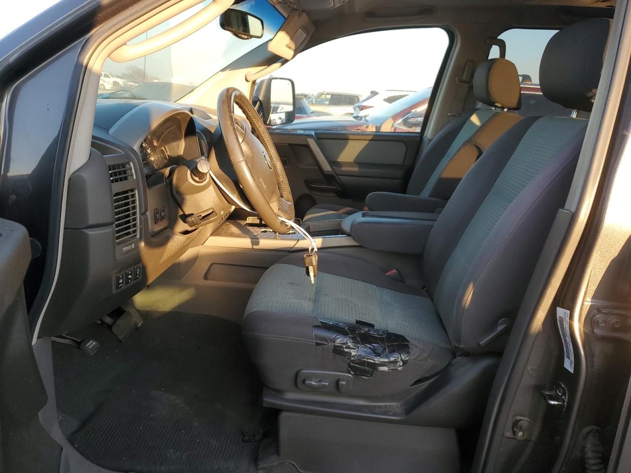 2005 Nissan Titan - Image 7