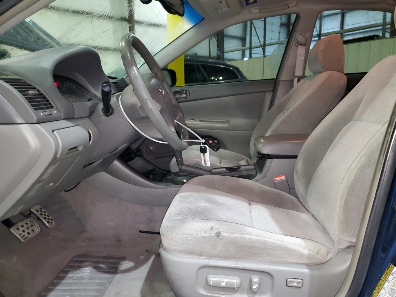 2004 Toyota Camry - Image 7
