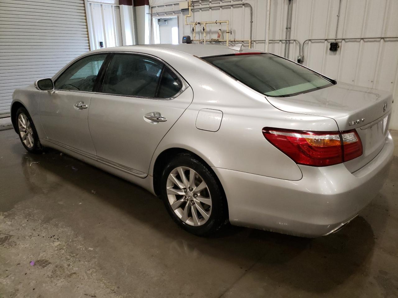 2010 Lexus LS - Image 2