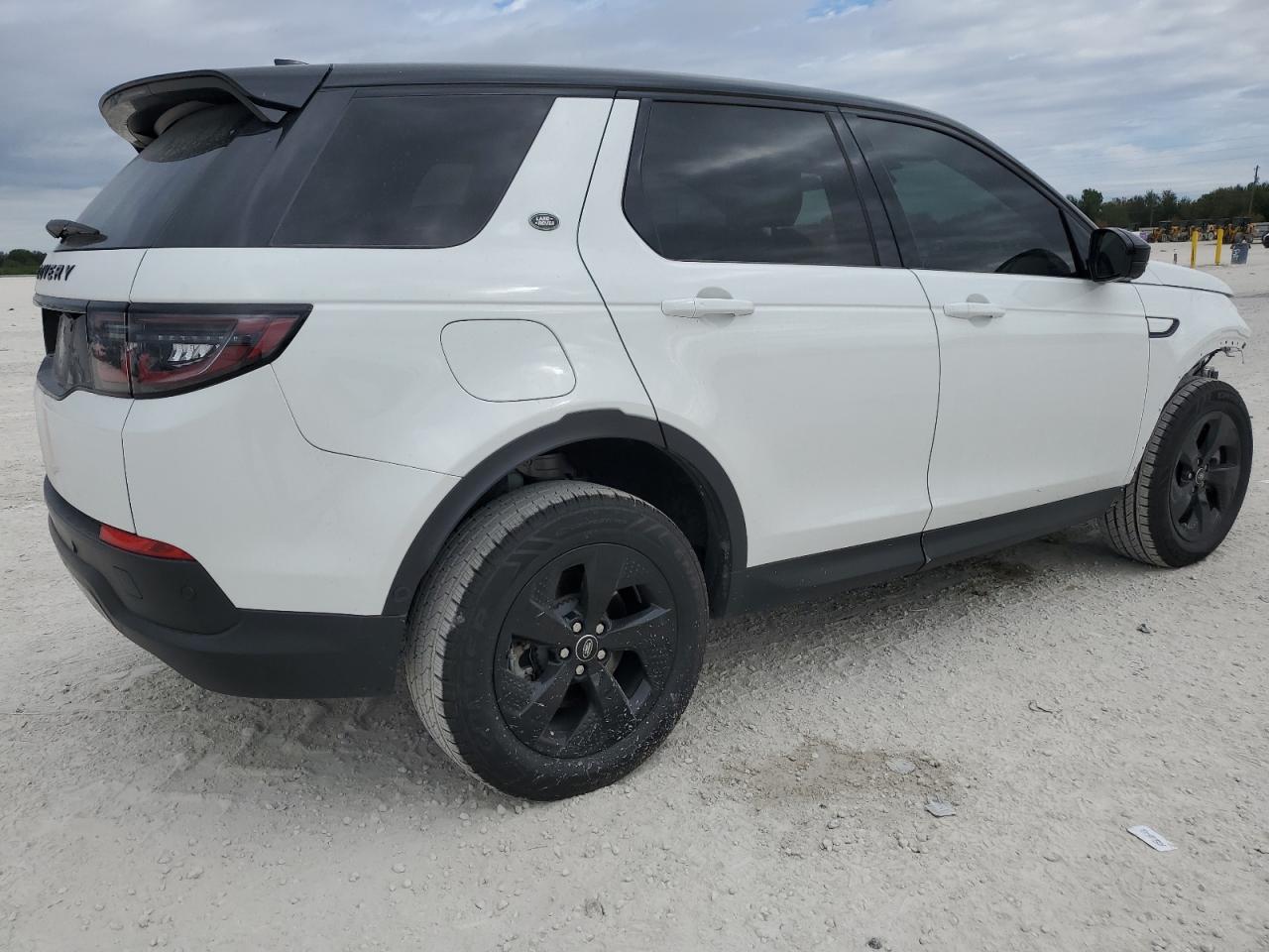 2021 Land Rover Discovery - Image 3