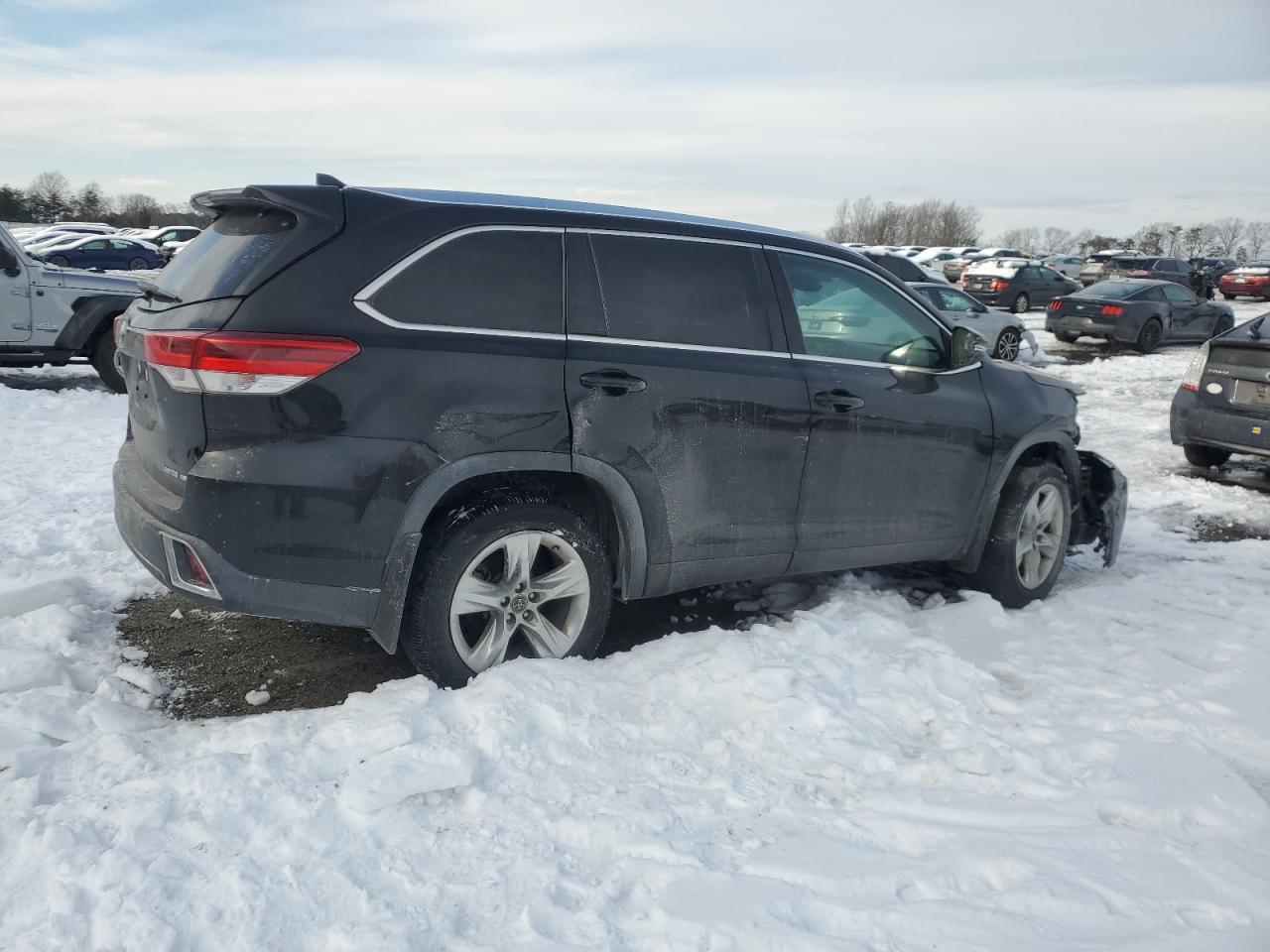2018 Toyota Highlander - Image 3