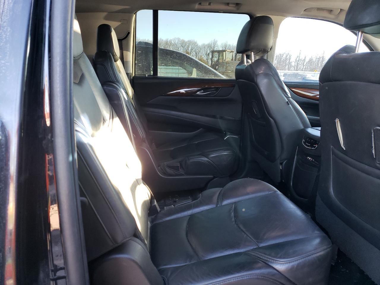 2015 Cadillac Escalade - Image 11