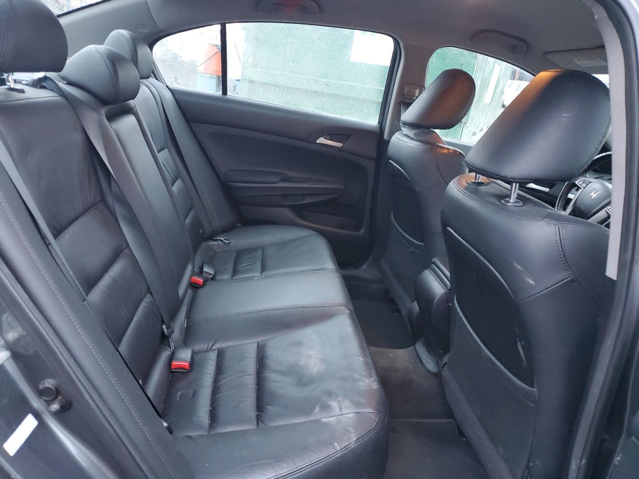 2012 Honda Accord - Image 10