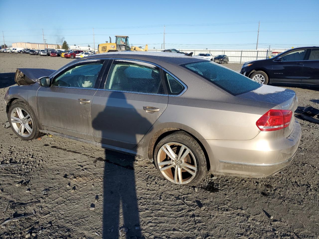 2015 Volkswagen Passat - Image 2