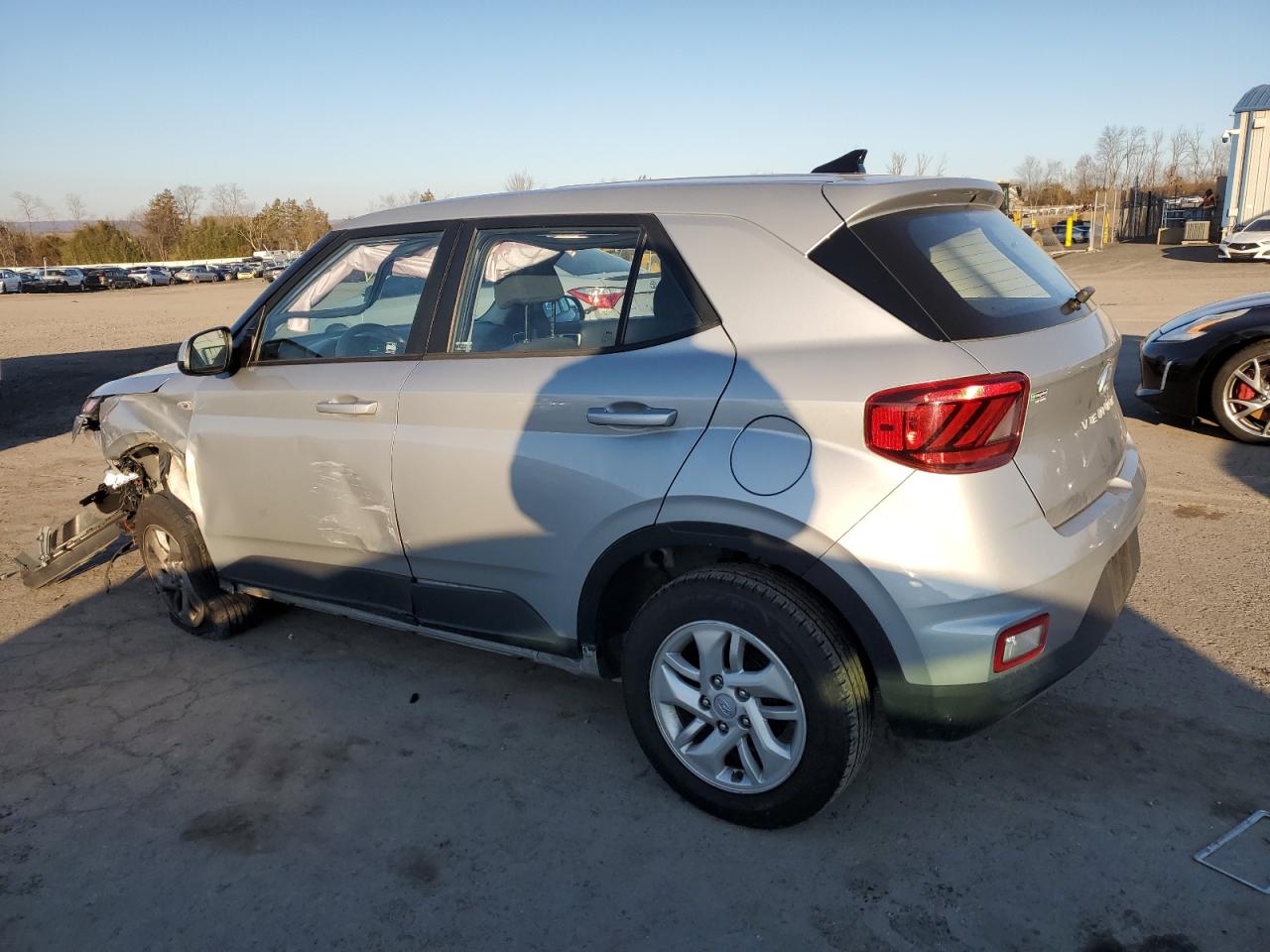 2021 Hyundai Venue - Image 2