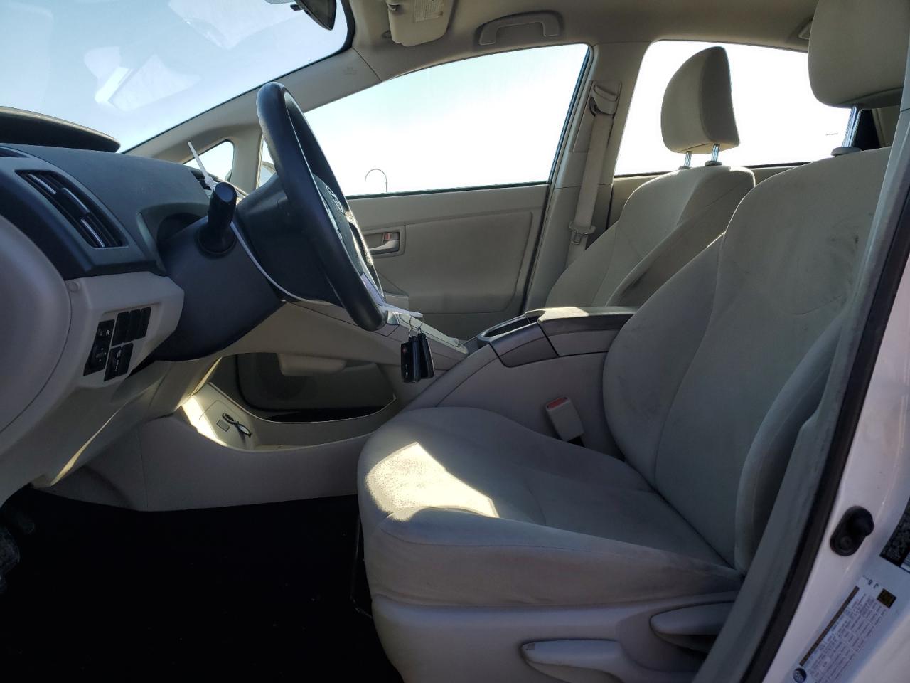 2014 Toyota Prius - Image 7